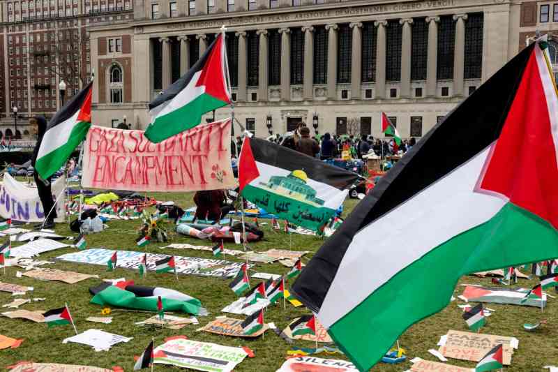 Estudiantes pro-palestinos ocuparon un césped central en el campus de la Universidad de Columbia en Nueva York